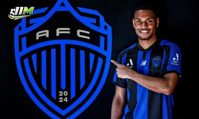 CLB Hà Nội chuẩn bị chiêu mộ trung vệ ngoại binh Daniel Hall từ Auckland FC.