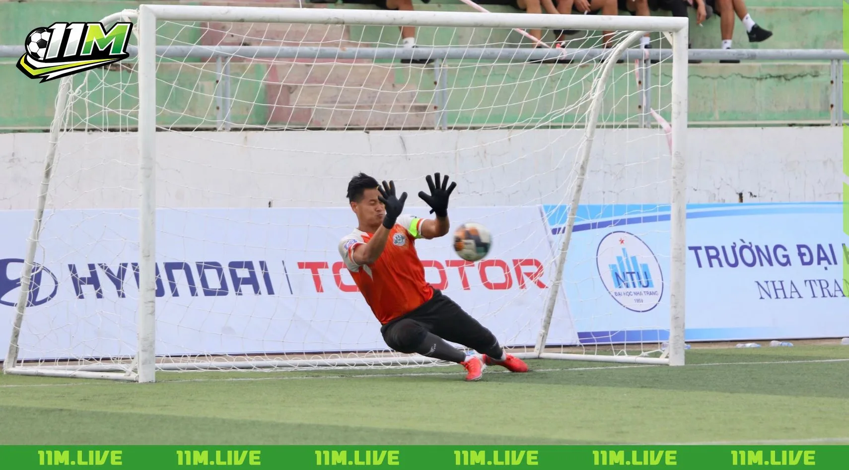 luật thủ môn sân 7